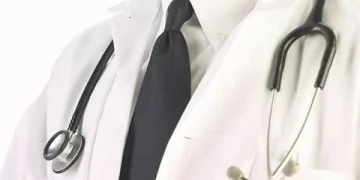 ખંભાળિયા ના તબીબને કોણે ફસાવ્યા…