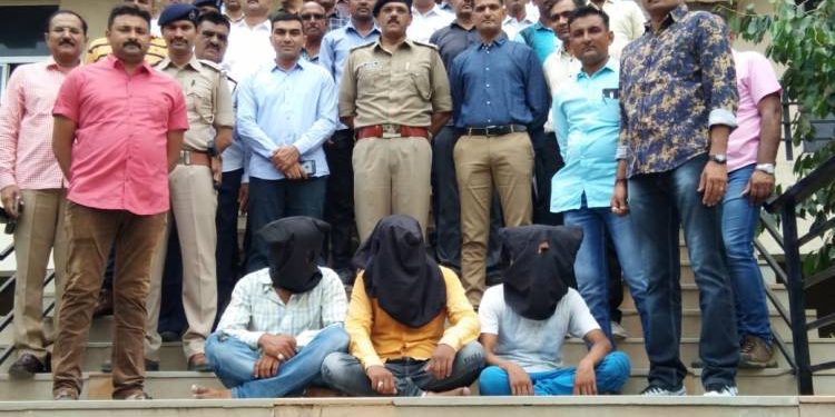 જામનગર:વધુ પૈસા મેળવવાની લાલચે કાલાવડ નજીક થઇ હતી ૧૮ લાખની લુંટ…