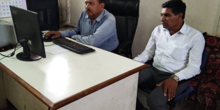  જામનગર:ગતરાત્રિના ભાજપના કોર્પોરેટર અતુલ ભંડેરી પર રણજીતસાગર રોડ નજીક હસુ પેઢડિયા સહીત બે શખ્સોએ બે રાઉન્ડ ફાયરિંગ કર્યાની પોલીસ ફરિયાદ નોંધાઈ  