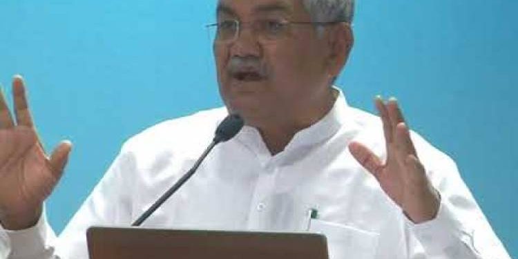 મગફળીકાંડ ને લઈને નાફેડ પર ફટકાબાજી કરતાં ફળદુ