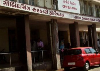 હોસ્પિટલના આંગણે આવીને દમ તોડે દે છે આવા લોકો….શું આ માનવતા છે.?