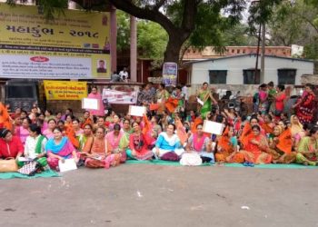 આંગણવાડી બહેનો એ પડતર માંગણીઓને લઈને યોજ્યા ધરણા…