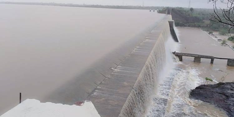 નવા નીરના વધામણાંના તાયફા વચ્ચે કુદરત રૂઠે તો ભારે ફજેતી થાય