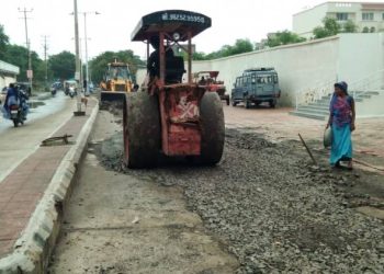 આખરે તંત્રની આંખ ઉઘડી ખરા..નાગેશ્વરરોડ નું સમારકામ શરૂ…