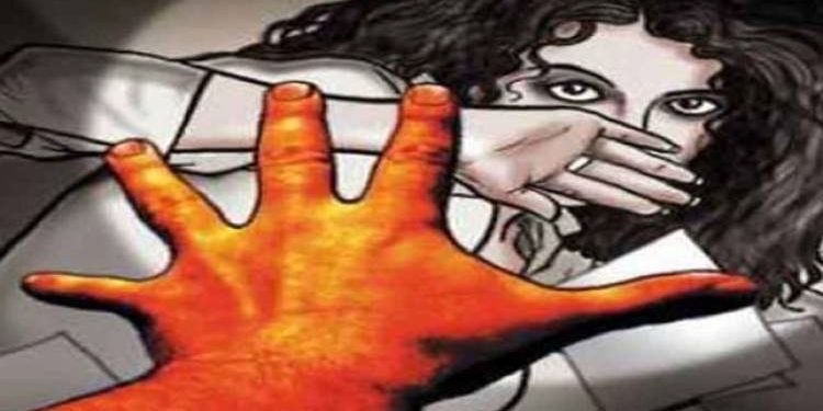 મોટાબાપુના દીકરાને રમાડવા ગયેલ સગીર ભત્રીજી પર મોટાબાપુની બગડી નજર અને…