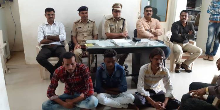 ઓખા ડબલ મર્ડર કેસ,આરતી  તાબે ના થતા અપાયો હતો હત્યાને અંજામ..