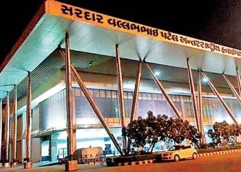 એરપોર્ટ પરથી કઈ રીતે કસ્ટમે પકડ્યું અડધા કરોડનું સોનું?