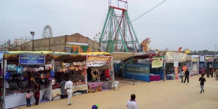 ખંભાળીયા લોકમેળામાં ભાવોમાં લૂંટફાટ વચ્ચે જુગારના હાટડા