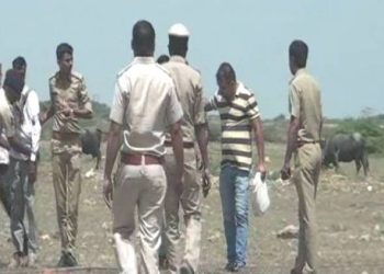 દેવભૂમિ દ્વારકા:RSPL કંપની નજીક આત્મવિલોપન કરે તે પૂર્વે જ પોલીસે બે ખેડૂતોની કરી અટકાયત.