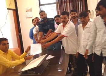 જામનગર જીલ્લામાં ઊભી થઈ અછતની સ્થિતિ? લાલપુરમાં ખેડૂતોએ આપ્યું આવેદન