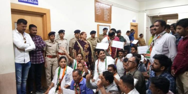 જામનગર શહેરમા ૮માસથી LED લાઈટો બંધ,અને અધધ રોગચાળા વચ્ચે માત્ર ૧ ફોગીંગ મશીન..!!