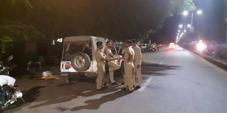 અને આશાપુરા હોટેલ નજીક S.O.G ના પોલીસમેનના ભાઈ પર ૧૦ શખ્સો કર્યો હુમલો…