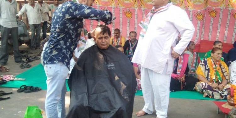 કોંગી કોર્પોરેટર એ શા માટે કરાવ્યો ટકો…