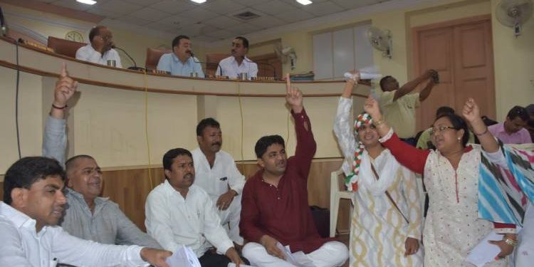 ટેક્સનો મુદ્દો ભૂલીને એન્ટ્રી પાસના મુદ્દે જનરલ બોર્ડમાં દેકારો