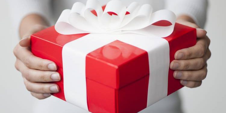 ઓનલાઈન મિત્રતા કરી યુવતી સામે લગ્નનો પ્રસ્તાવ મૂક્યો, પછી એવી સરપ્રાઈઝ આપી કે….