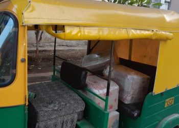 પાણી ની બોટલમાં પાણી ની બદલે ભરવામાં આવતો હતો દારૂ,પોલીસે બે ને ઝડપ્યા..