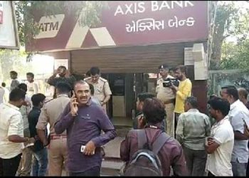 કચ્છ:આદિપુરમાં એટીએમ બહાર લૂંટનો બનાવ,અંદાજે ૨૫ લાખની થઇ છે લુંટ 