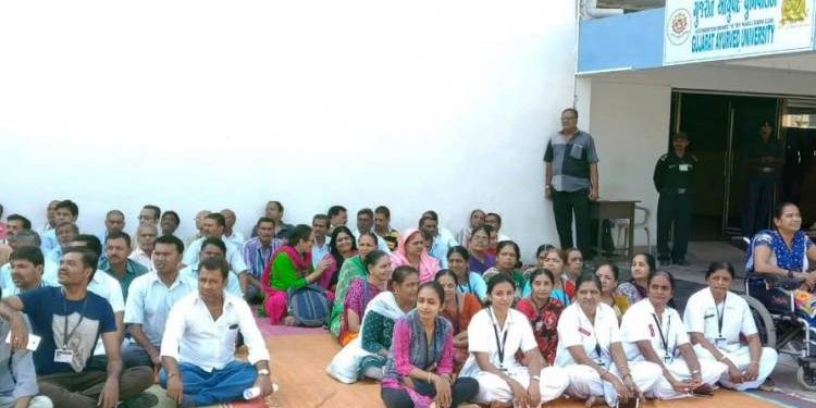 આયુર્વેદિક યુનિવર્સિટીના કર્મચારીઓ શા માટે ઉતર્યા હડતાલ પર