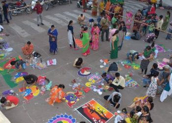 જામનગરમાં મૈત્રી રંગોળી સ્પર્ધા યોજાઇ