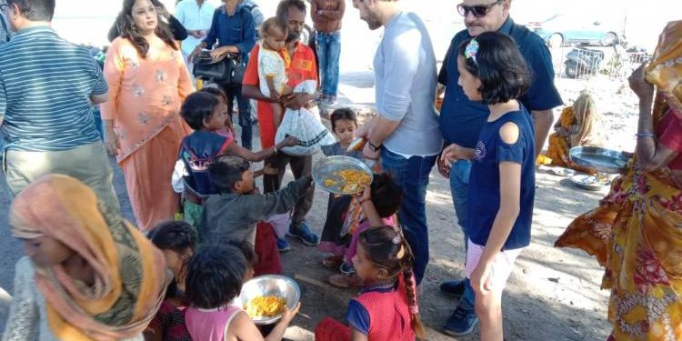 જામનગરમાં રોબીન હૂડ આર્મી કરી રહી છે બિરદાવવાલાયક કામગીરી