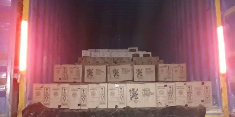 વધુ એક વખત સૌરાષ્ટ્રમાં દારૂ સપ્લાય કરવાનો નવો કીમિયો નિષ્ફળ,૧૮ લાખનો દારૂ ઝડપાયો