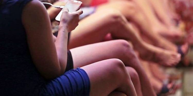 મોલમાં ચાલતુ હતું મસાજ પાર્લર,પહોંચી પોલીસ પછી શું થયું?