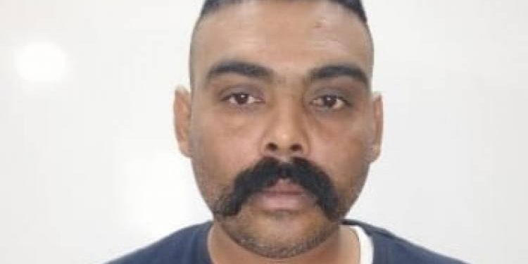 મંત્રીના નામે ૬ લાખ પડાવનાર ભેજાબાજ ચીટર અંતે ઝડપાયો