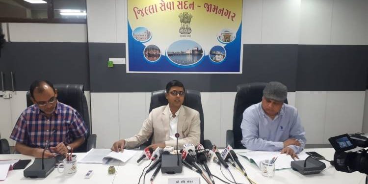 જામનગર:જિલ્લામા ટેકાના ભાવે મગફળી વેચવા ૯૦૫ ખેડૂતોને ગયા મેસેજ,આવ્યા માત્ર ૪૨૨..!