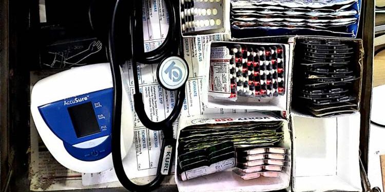 ૧૧ ધોરણ પાસ ડોક્ટર ઝડપાયા…