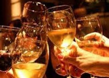 પટેલકોલોનીમાં વેપારીઓની જામેલી મહેફિલ પર પોલીસનો દરોડો..