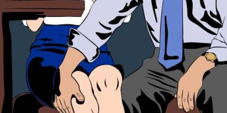 સ્પામાં કામ કરતી યુવતીની જાહેરમાં જ શખ્સે સાથળ પર હાથ ફેરવી કરી છેડતી