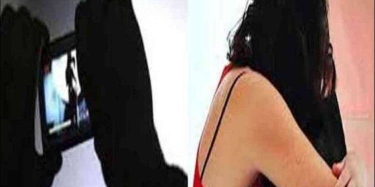 બેડરૂમમાં પત્નીનો પર્સનલ વિડિયો પતિએ જ ઉતાર્યો,જાણો પછી શું થયું