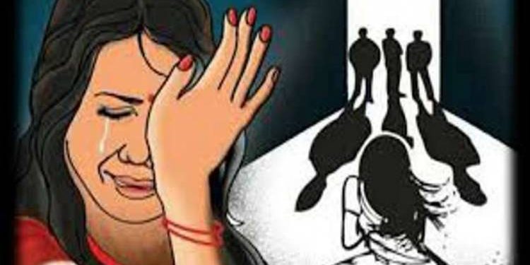 જ્યારે પતિએ મિત્રોને કહ્યું કે ,મારી પત્ની સાથે સેટીંગ કરવાની છૂટ..!