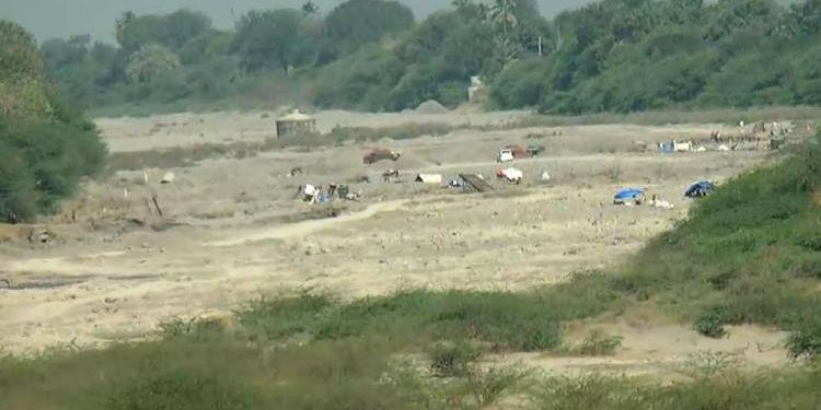 રેતી ચોરીના કૌભાંડની ચાવી છે આ ડ્રાઈવર પાસે..!