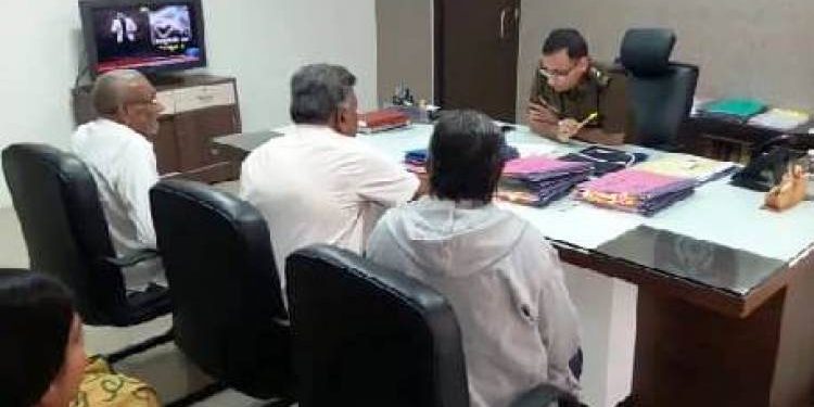 કિરીટભાઈ બાબાને ખુશ્બુ ચડાવતા ગયાને ખુશ્બુ તો ન આવી,૪ કરોડ ગુમાવ્યા