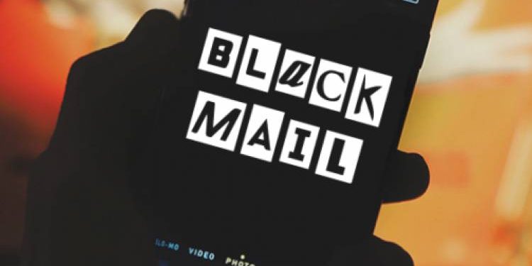 યુવકને બોલાવ્યો ઘરે…પાડ્યા નગ્ન ફોટા,પછી કઈક આવું થયું