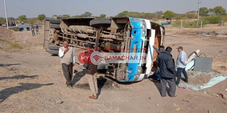 જામનગર:નારણપર ગામ નજીક ખાનગી બસ પલ્ટી,૨૦ થી વધુ ઈજાગ્રસ્ત