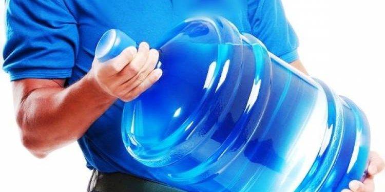 મહિલાને ઘરમાં એકલી જોઈ ડિલિવરી બોય બોલ્યો “તુ મને બહુ ગમે છે..”