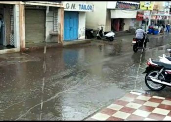 ઠંડીના ચમકારા વચ્ચે ક્યાં પડ્યું વરસાદી ઝાપટું..જુઓ VIDEO