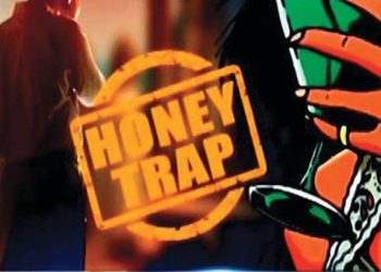 ૨૩ વર્ષીય યુવતી સહિતની ગેંગે ૬૩ વર્ષના વૃદ્ધને ફસાવ્યા..