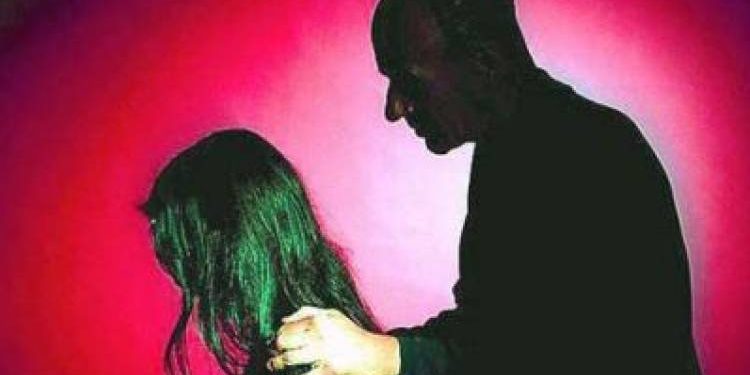 યુવતી ગમી ગયા બાદ બાથમાં લેવા જતાં મચાવ્યો હંગામો..અને પછી..!