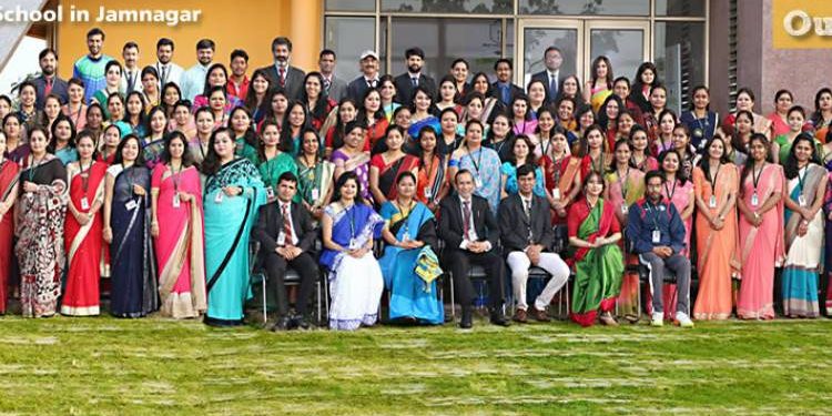 દિલ્હી પબ્લીક સ્કૂલ ને સતત બીજા વર્ષે શ્રેષ્ઠ CBSC શાળાનો એવોર્ડ એનાયત