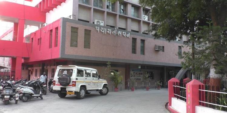 પ્રાથમિક શાળાના ૮ શિક્ષકો શા માટે પાંચ વર્ષથી ગેરહાજર રહ્યા,જાણો..