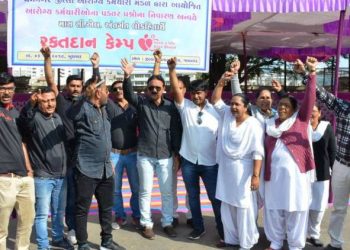 જામનગરના આરોગ્ય કર્મચારીઓએ હડતાલ પર ઉતરીને આજે આવું કર્યું કામ