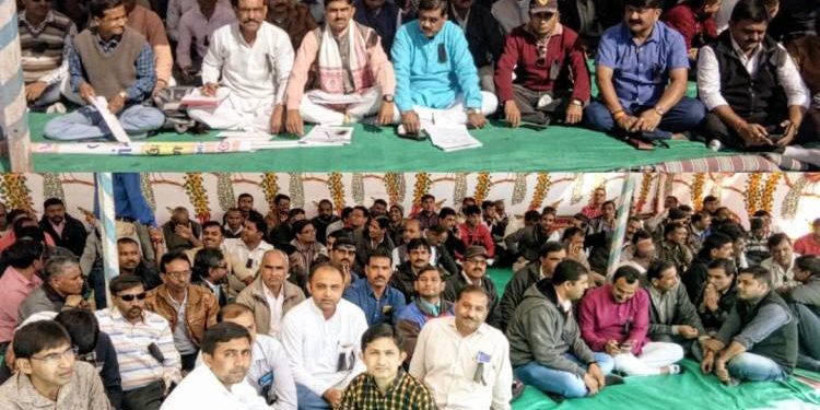 જામનગરમા પ્રાથમિક શિક્ષકોના ધરણા,જાણો શું છે માંગણી