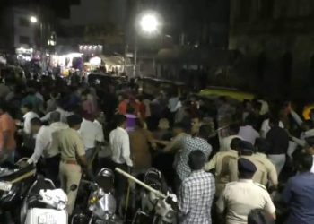 જામનગરમાં પોલીસે શા માટે કર્યો લાઠીચાર્જ…જુઓ VIDEO