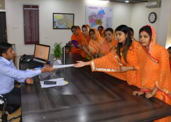 રાજપૂત કરણીસેનાના મહિલા પ્રમુખ રીવાબા જાડેજા પહોંચ્યા SP કચેરીએ