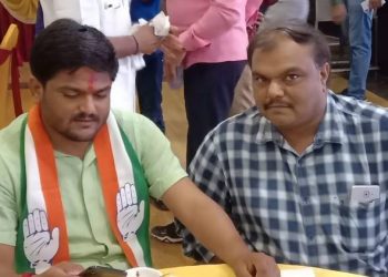 હાર્દિક પટેલ અને જામનગર ગ્રામ્ય બેઠકના કોંગ્રેસના દાવેદાર દિલીપસિંહ જાડેજા વચ્ચે થઇ મુલાકાત…