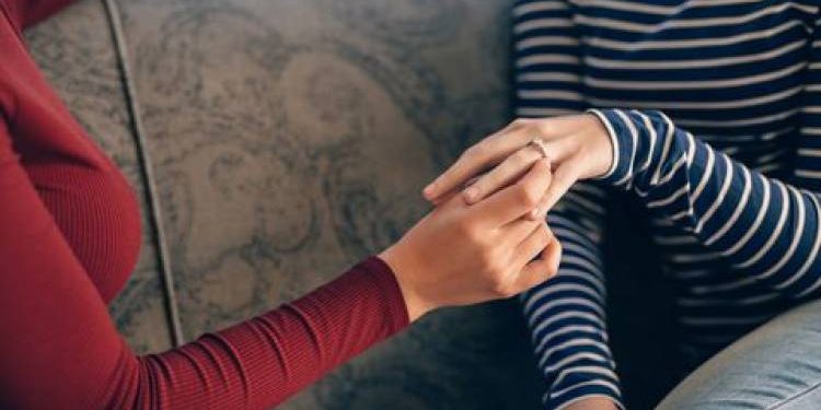 યુવતી પડી સગીરાના પ્રેમમાં અને શું થયું પછી..