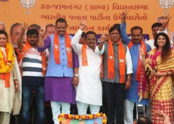 જામનગરમાં યોજાયું ભાજપનું સંમેલન..કોંગ્રેસમાં સર્જાયું ભંગાણ